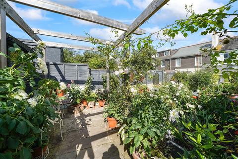10 Waverley Road, Kingsbridge, TQ7 1EZ