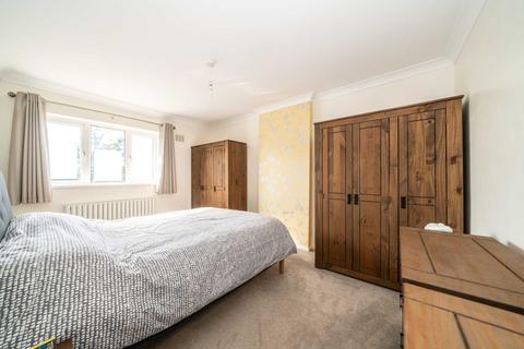 3 bedroom semi-detached house for sale, Roseheath, Warners End