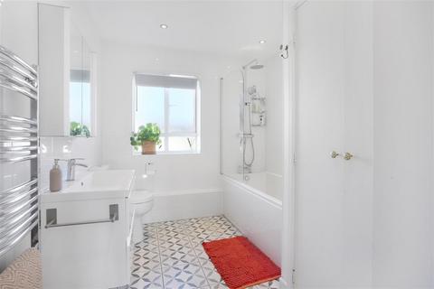 Flat 7, Cobbett House Brecknock Road Estate, London, N19 5BL