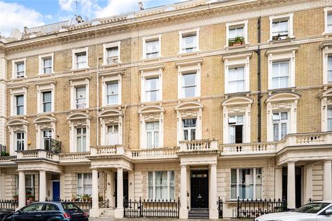 Studio to rent, Clanricarde Gardens, London, W2
