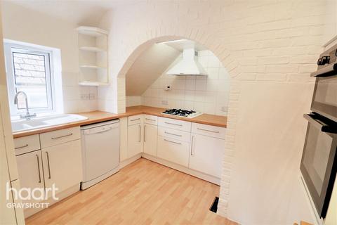 2 bedroom apartment for sale, Beacon Hill Road, Hindhead