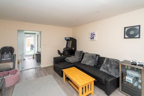 1 bedroom maisonette to rent, Leavesden Road, Watford, Hertfordshire, WD24