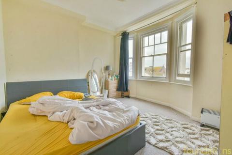 2 bedroom flat for sale - 70 Sea Road, Bexhill-on-Sea, East Sussex, TN40 1JL