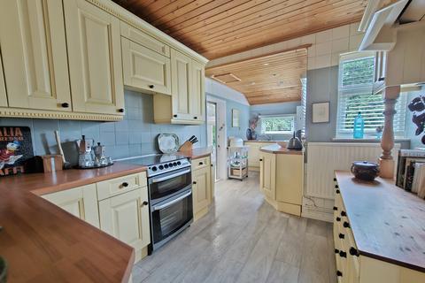 4 bedroom semi-detached house for sale, Meadvale Road, Knighton