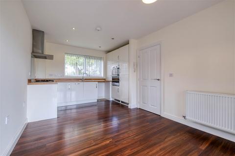 Flat 3, 136 Frogmill Road, Birmingham, B31 5DD