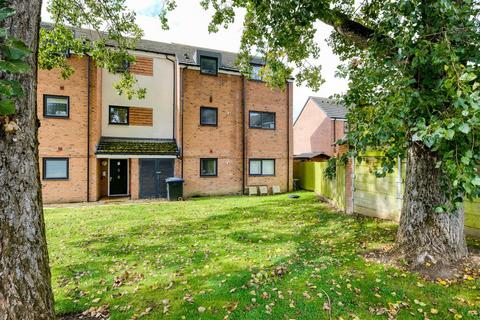 Flat 3, 136 Frogmill Road, Birmingham, B31 5DD
