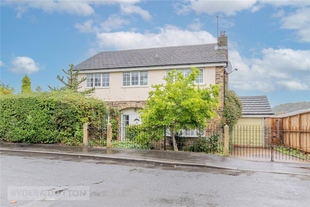 Broadgate, Almondbury, Huddersfield, West Yorkshire, HD5 4 bed detached