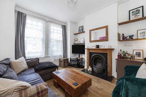 2 bedroom flat for sale, Queenstown Road, Battersea.