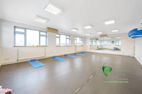 Leisure facility to rent, Denmark Street, Maidenhead SL6