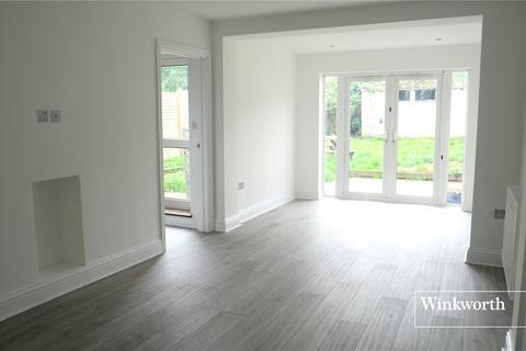 4 bedroom terraced house to rent, Connaught Road, Barnet, EN5