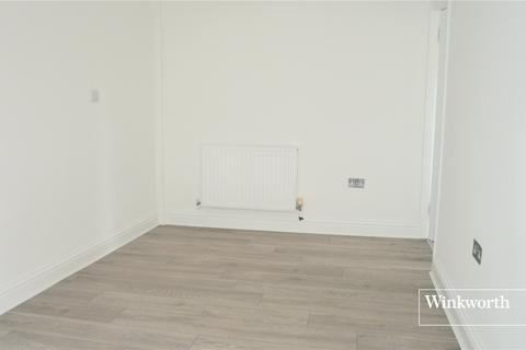 4 bedroom terraced house to rent, Connaught Road, Barnet, EN5