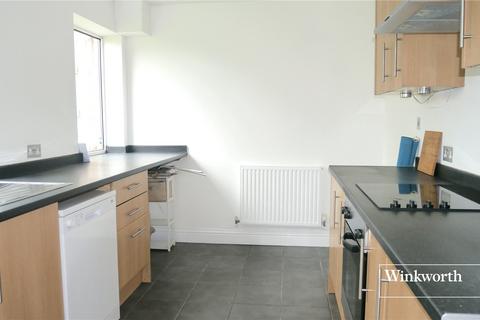 4 bedroom terraced house to rent, Connaught Road, Barnet, EN5