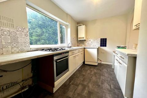 3 bedroom terraced house to rent, King George Avenue, Horsforth, Leeds, West Yorkshire, LS18