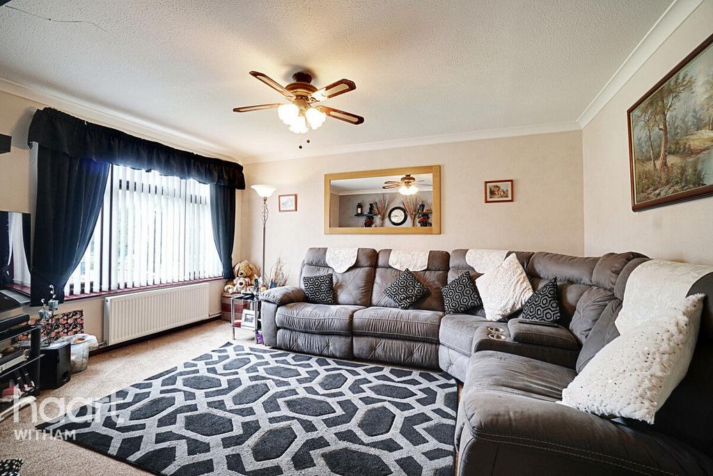 Calamint Road, Witham 3 bed terraced house £300,000