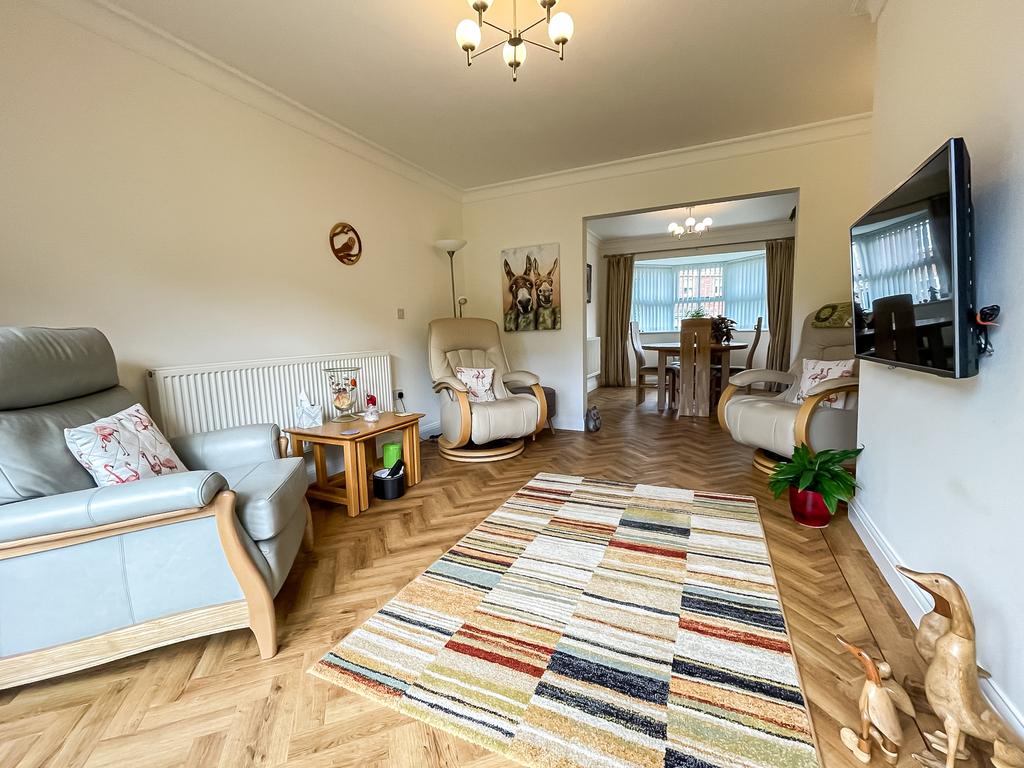 Woodfield Gardens, Belmont Abbey, Belmont, Hereford, HR2 3 bed end of ...