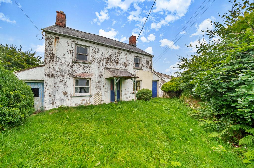 Bratton Fleming, Barnstaple, Devon, EX32 3 bed detached house - £400,000