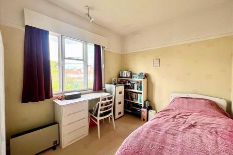71 Braemar Crescent, Leigh-on-sea, SS9 3RJ