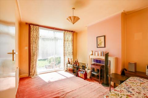 75 Park View, London, W3 0PU