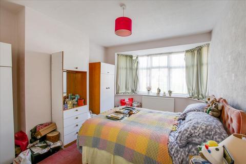 75 Park View, London, W3 0PU