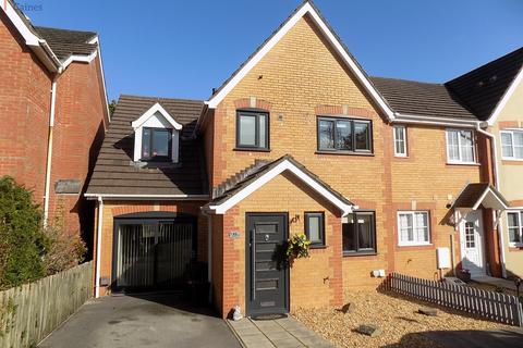 3 bedroom end of terrace house for sale - Llwyn Coch, Broadlands, Bridgend. CF31 5BJ