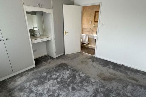 65 Canisp Close, Chadderton, Oldham, OL9 0NZ