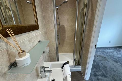 65 Canisp Close, Chadderton, Oldham, OL9 0NZ
