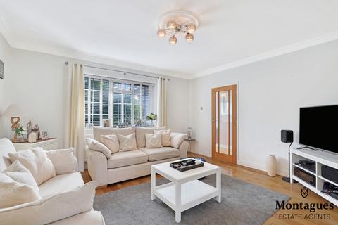 8 Green Walk, Ongar, CM5 9HR
