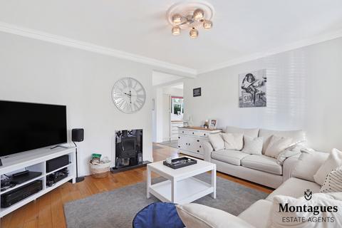 8 Green Walk, Ongar, CM5 9HR