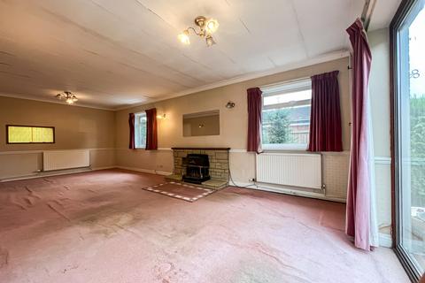 3 bedroom bungalow for sale - Lincoln Close, Tupsley, Hereford, Herefordshire