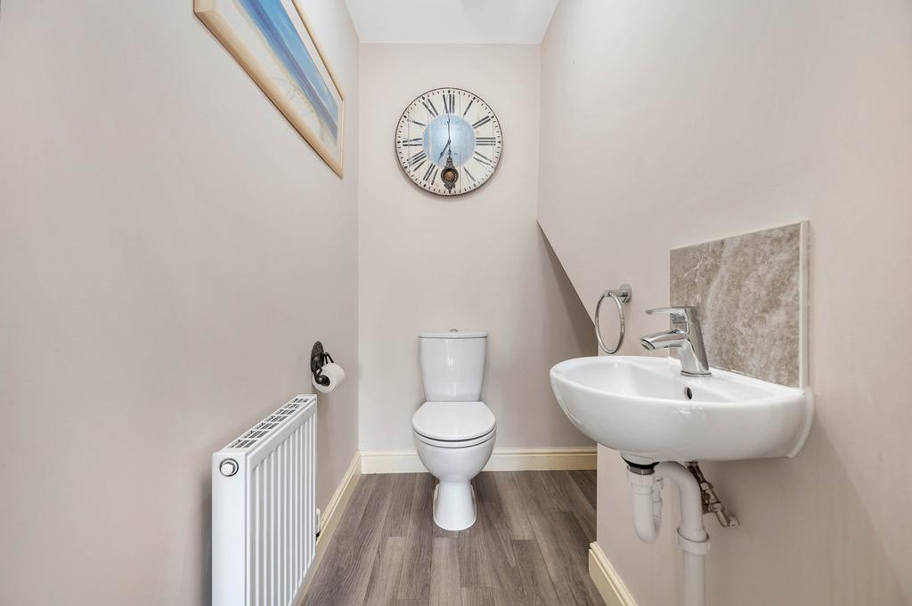 Blackwater Road, Barleythorpe, Oakham, LE15 4 bed townhouse £1,395