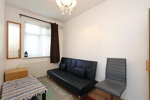 697 Greenford Road, Greenford, UB6 8QL