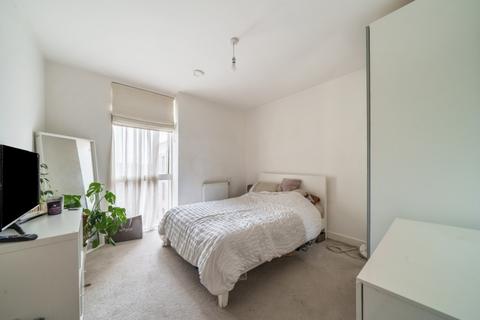 2 bedroom flat to rent - Adenmore Road Catford SE6