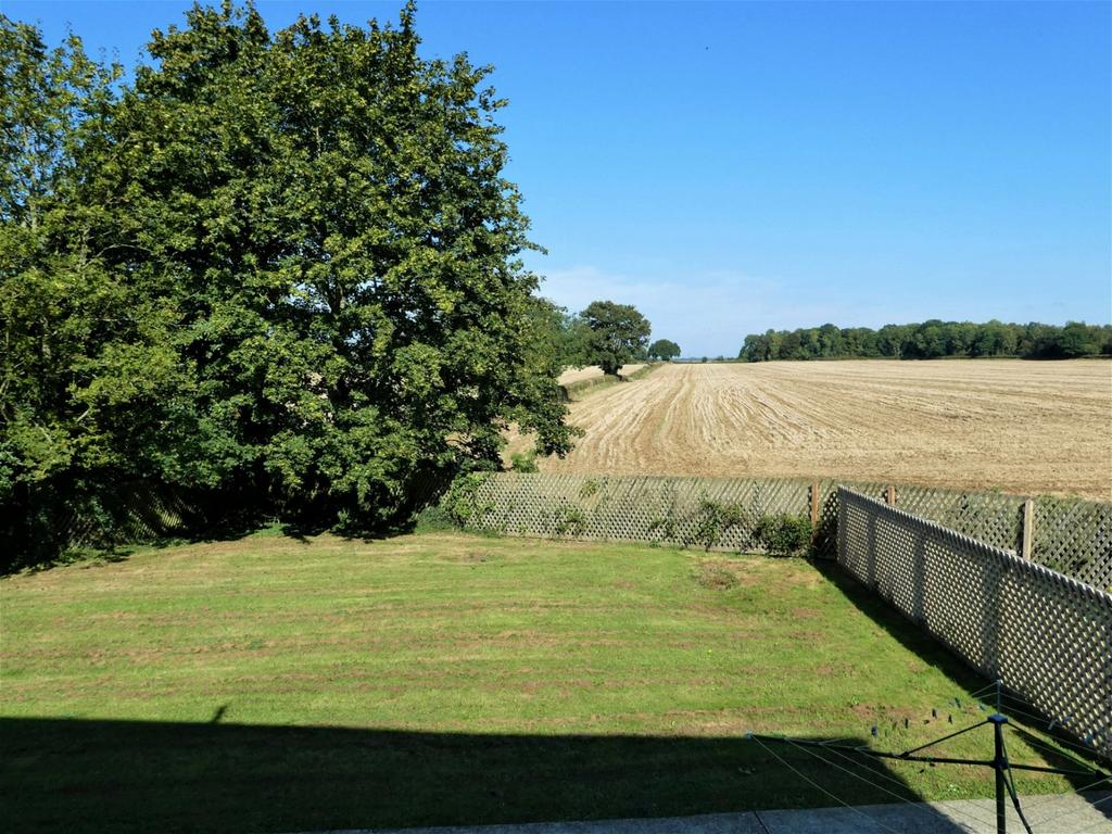 Cherwell Banks, Kings Sutton, Banbury, OX17 3QF 2 bed flat for sale £185,000