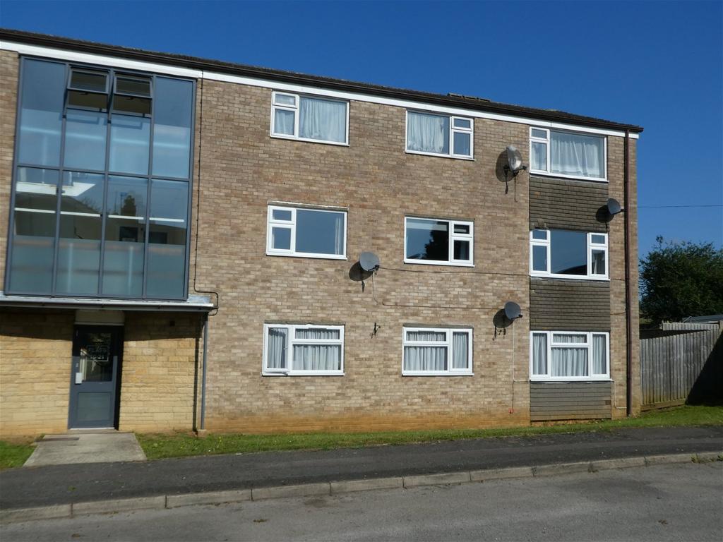 Cherwell Banks, Kings Sutton, Banbury, OX17 3QF 2 bed flat for sale £185,000