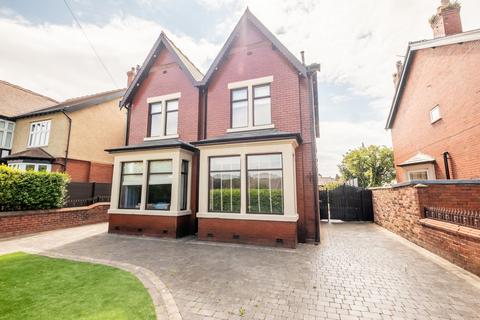 4 bedroom detached house for sale, Blackpool Road, Lytham St. Annes, FY8