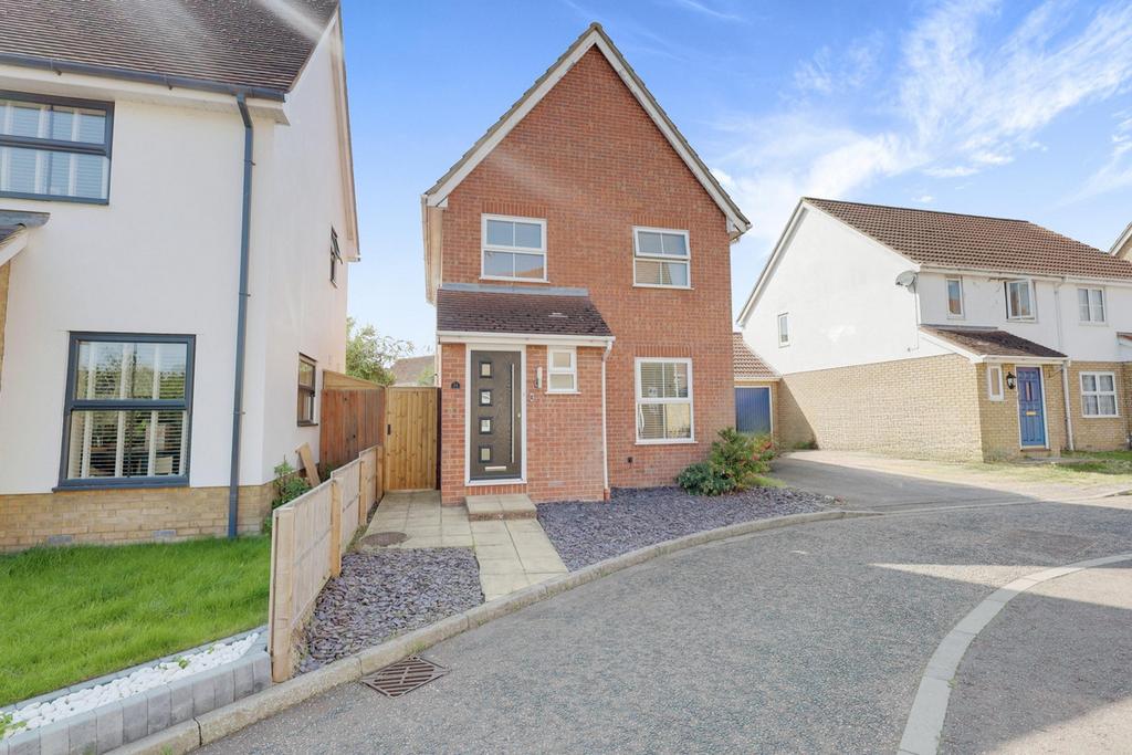 Sovereign Close, Rochford, SS4 3 bed detached house for sale £400,000