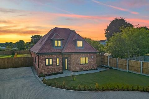 4 bedroom detached house for sale, New House Avenue, Wickford, Essex, SS12