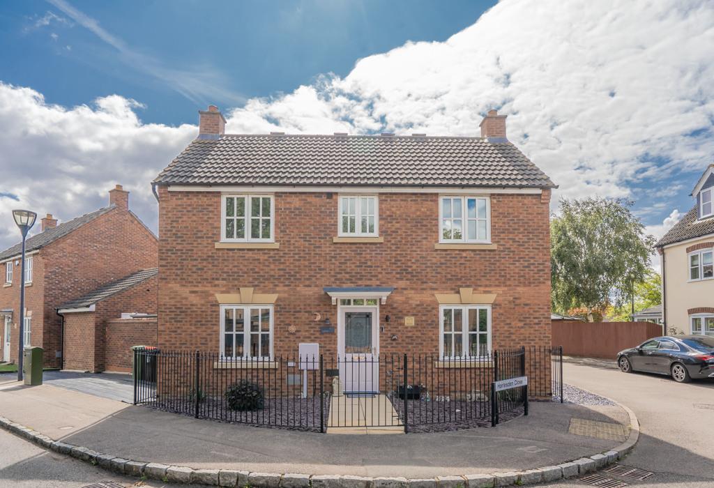Queensbury Lane, Monston Park, Milton Keynes MK10 3 bed detached house