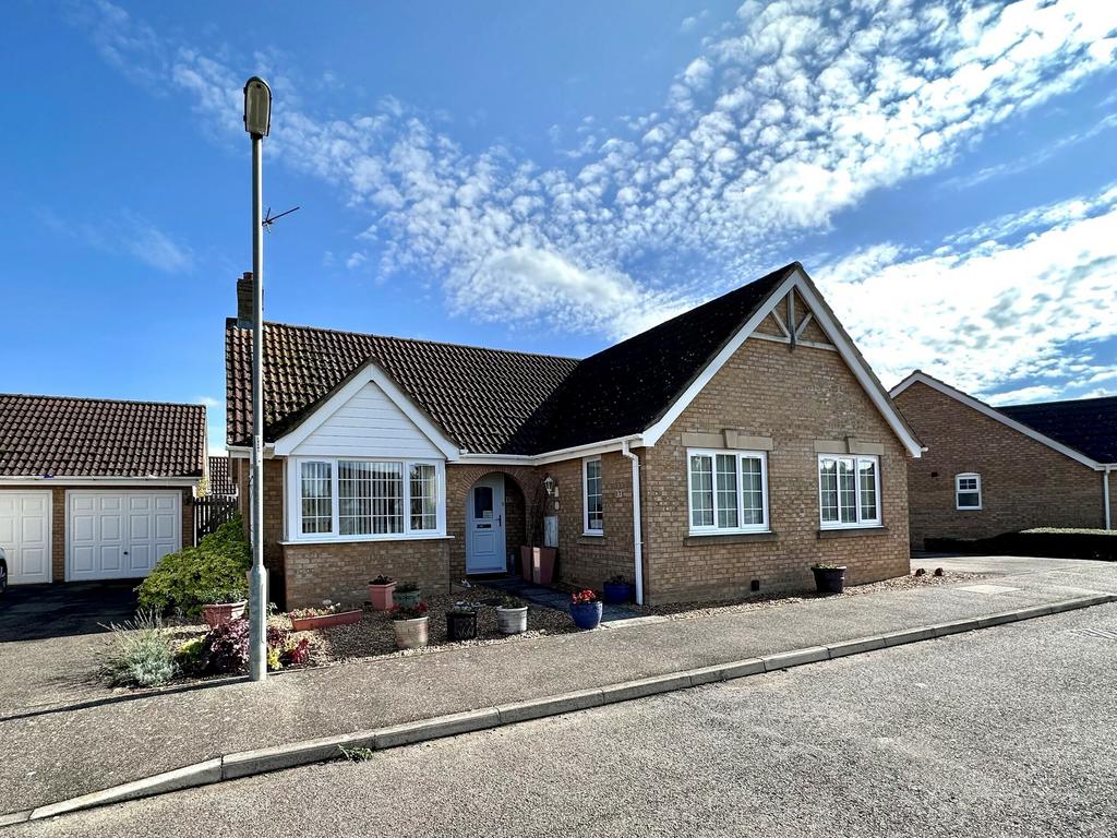 Meadow Way, Mepal, Ely, Cambridgeshire 3 bed detached bungalow for sale