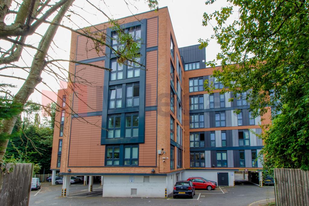 Lincoln Road, Dorking RH4 2 bed flat £1,360 pcm (£314 pw)