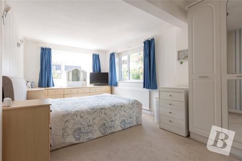 8 Kennet Close, Upminster, RM14 1ST