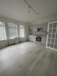 3 bedroom flat to rent - Ashgill Road, Milton, Glasgow, G22