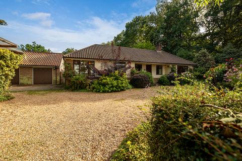 4 bedroom detached bungalow for sale, Holly Hill Lane Sarisbury Green Southampton, Hampshire, SO31 7AH