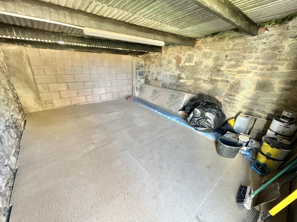 Internal outbuilding