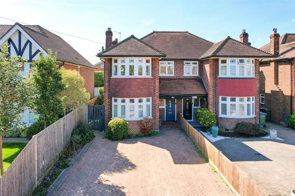 The Furrows, WaltonOnThames, KT12 3 bed semidetached house for sale