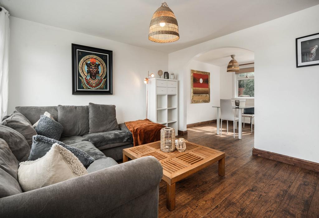 Foxbar Crescent, Paisley, Renfrewshire 3 bed end of terrace house for