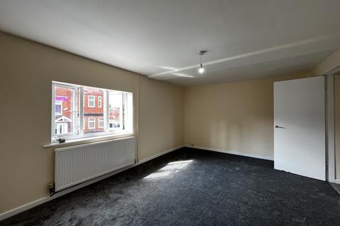 2 bedroom apartment to rent, Wheelock Street, Middlewich