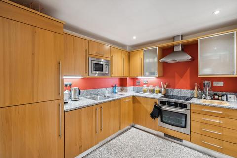 1 bedroom flat to rent - Cayenne Court, London, SE1