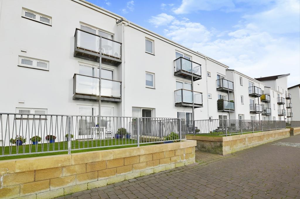 Mariners View, Ardrossan KA22 2 bed flat for sale £109,995