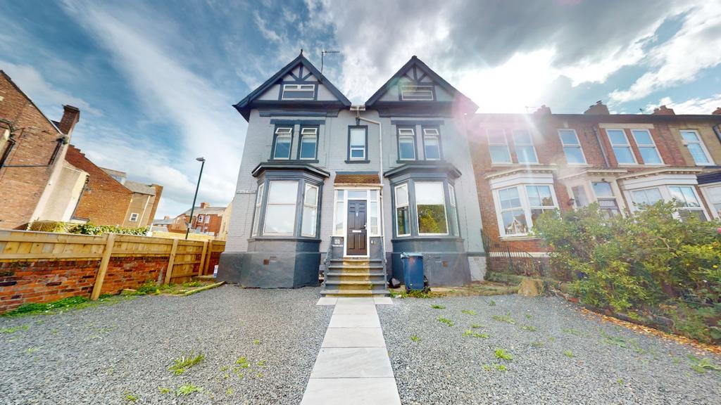 South Shields, Tyne and Wear, NE33 12 bed end of terrace house for sale